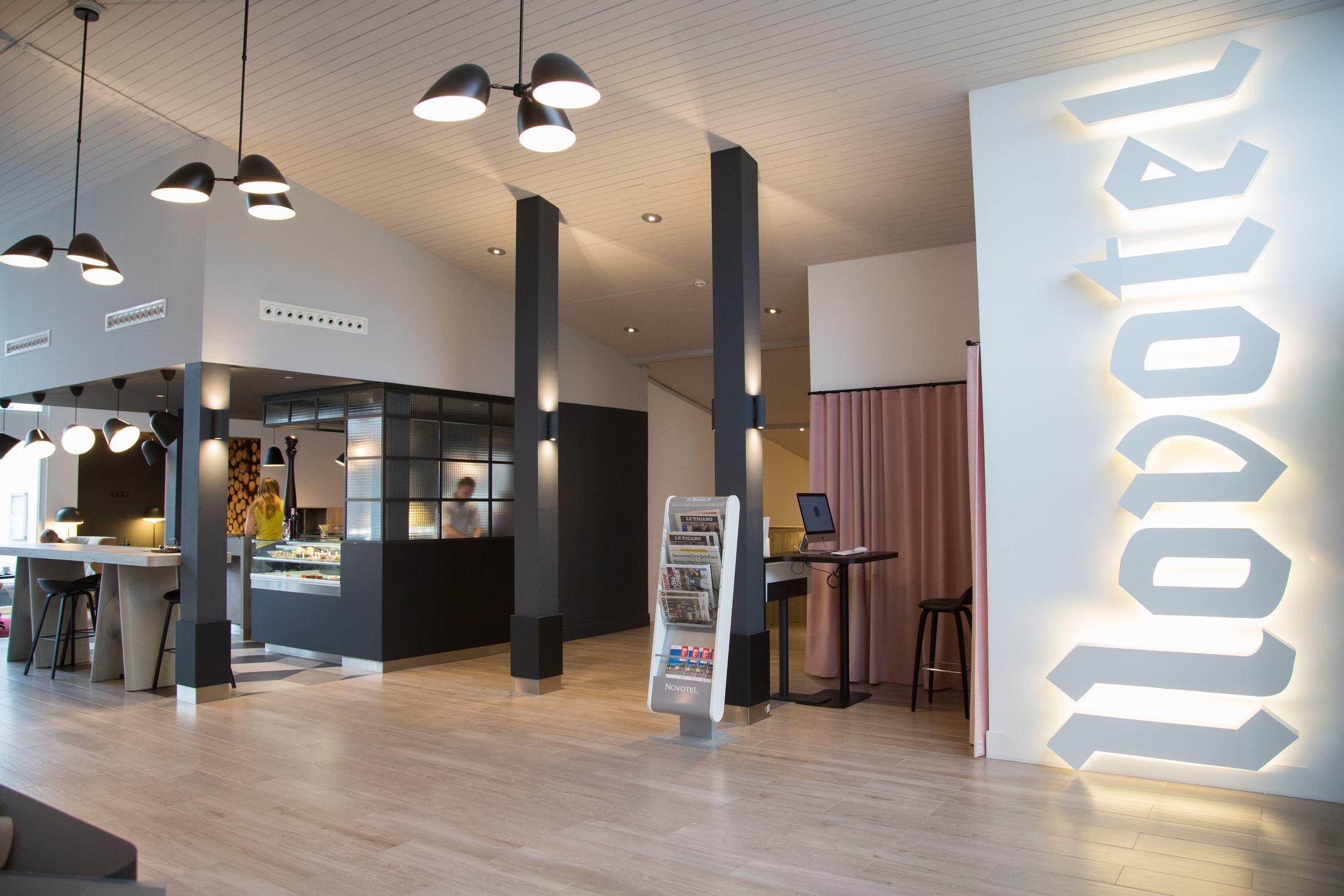 Novotel Lille Aeroport Bagian luar foto