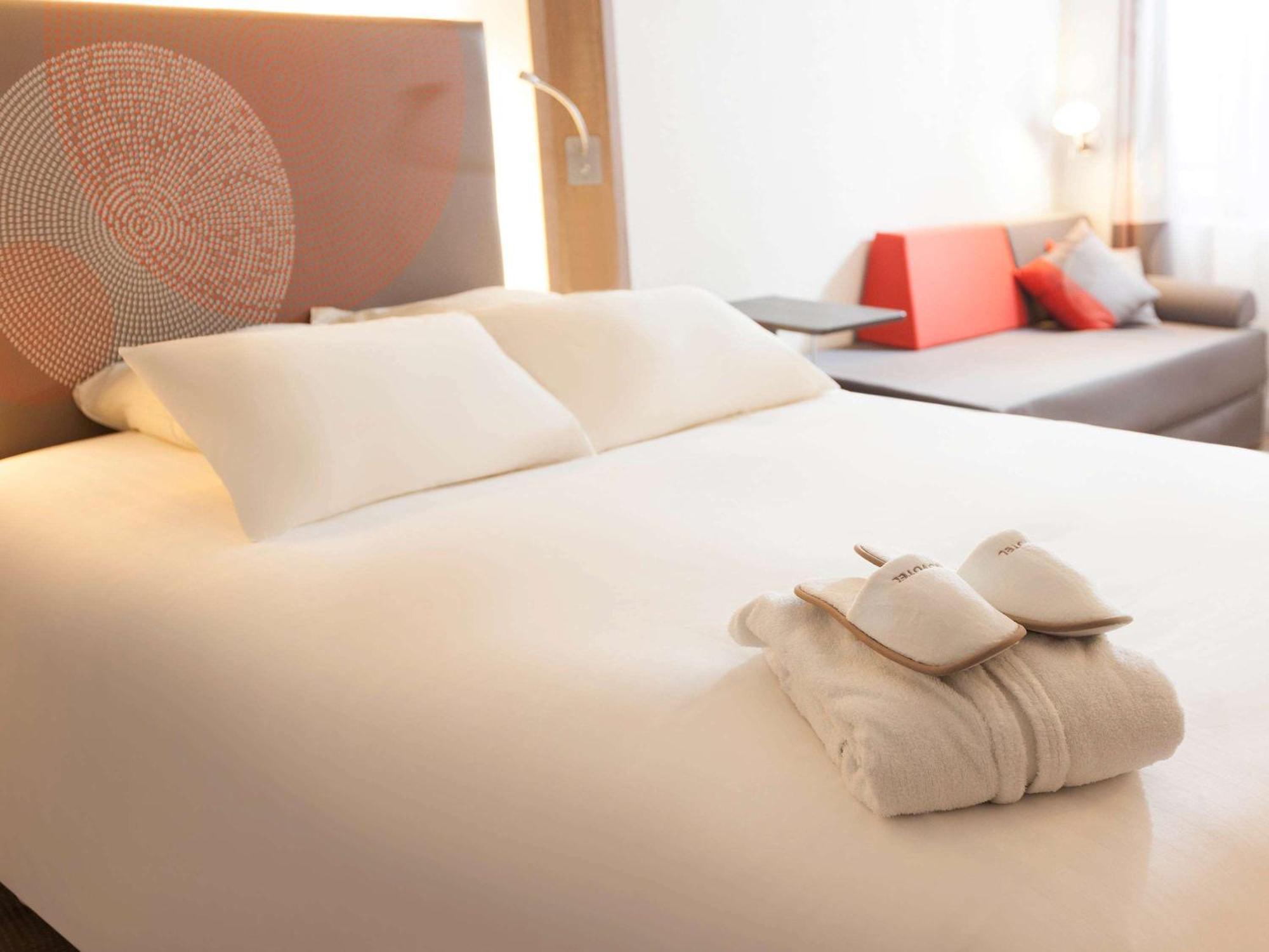 Novotel Lille Aeroport Bagian luar foto